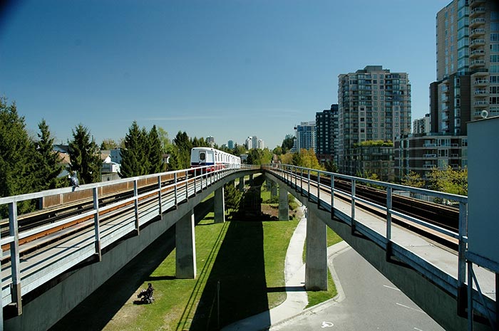 transit skytrain passing by